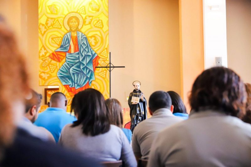 Contação de história sobre Santo Inácio, Itinerário e Oração com Setores marcam mês celebrativo