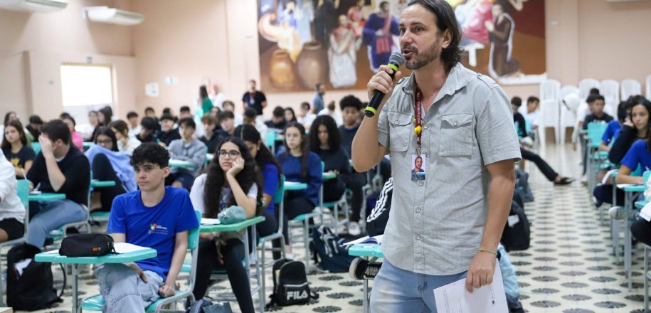 Estudantes do Ensino Fundamental do Vieira contam com aulões e simulados Enem