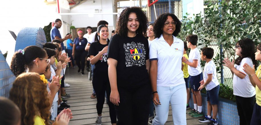 Estudantes do Terceirão fazem ‘Passeio das Memórias’ em despedida especial do Vieirinha