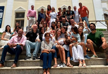 Turma de 1994 celebra 30 anos com visita emocionante ao Vieira